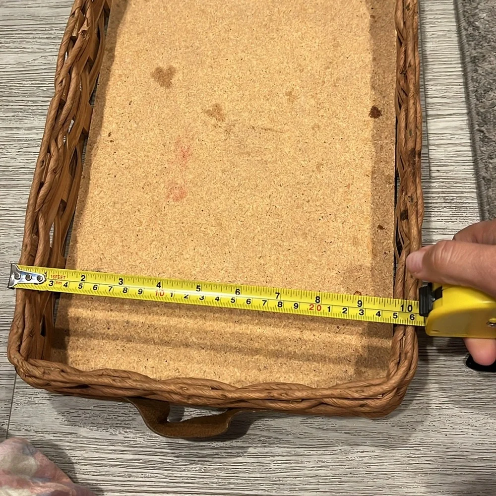 Vintage Pyrex casserole woven basket